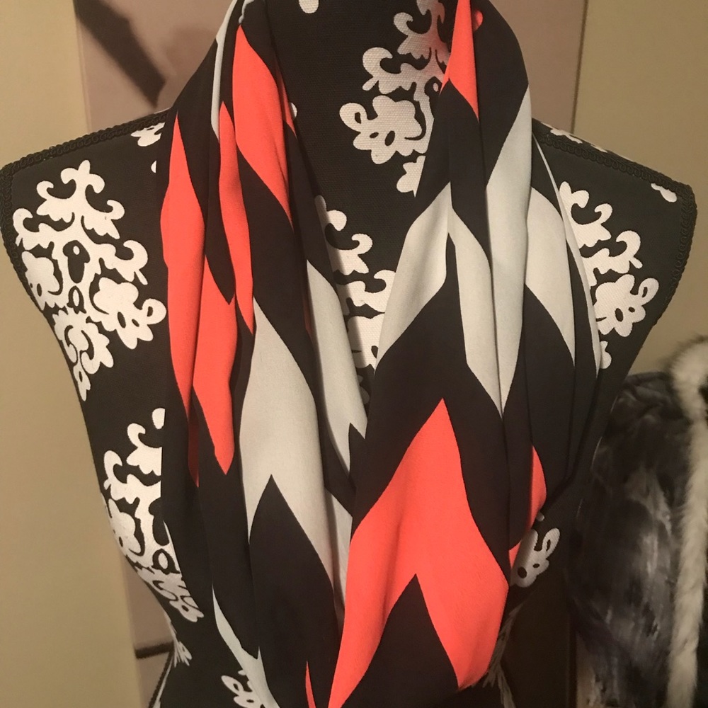 Infinity Scarf 🧣 - Picture 3 of 3